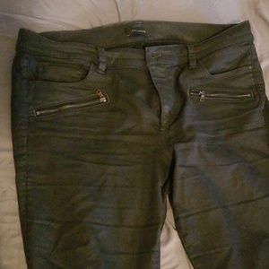 Super skinny black pant